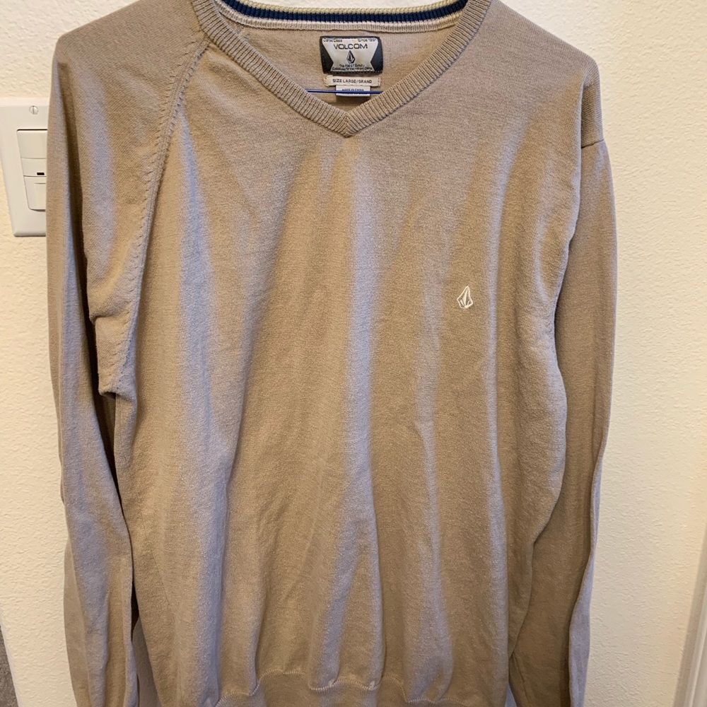 beige volcom v neck sweater
